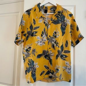Men's H&M short sleeve floral shirt size L